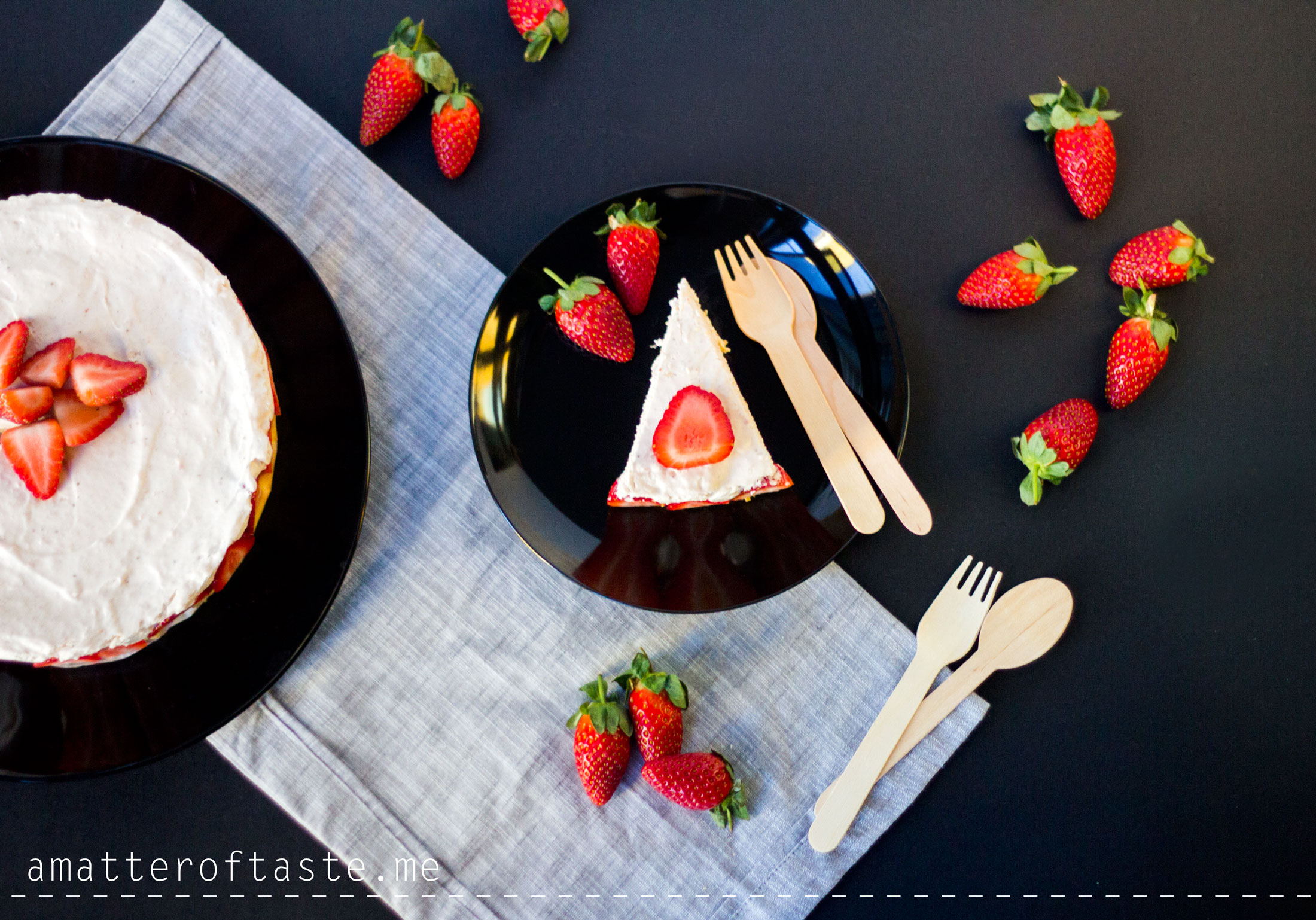 strawberry mousse cake