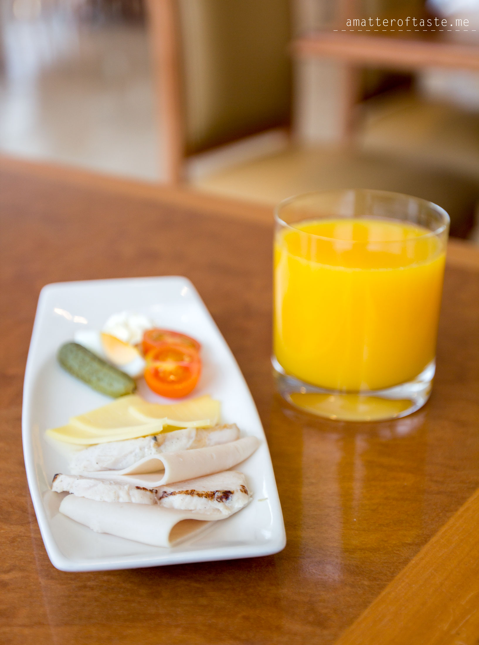 emirates A380 and brisbane lounge experience