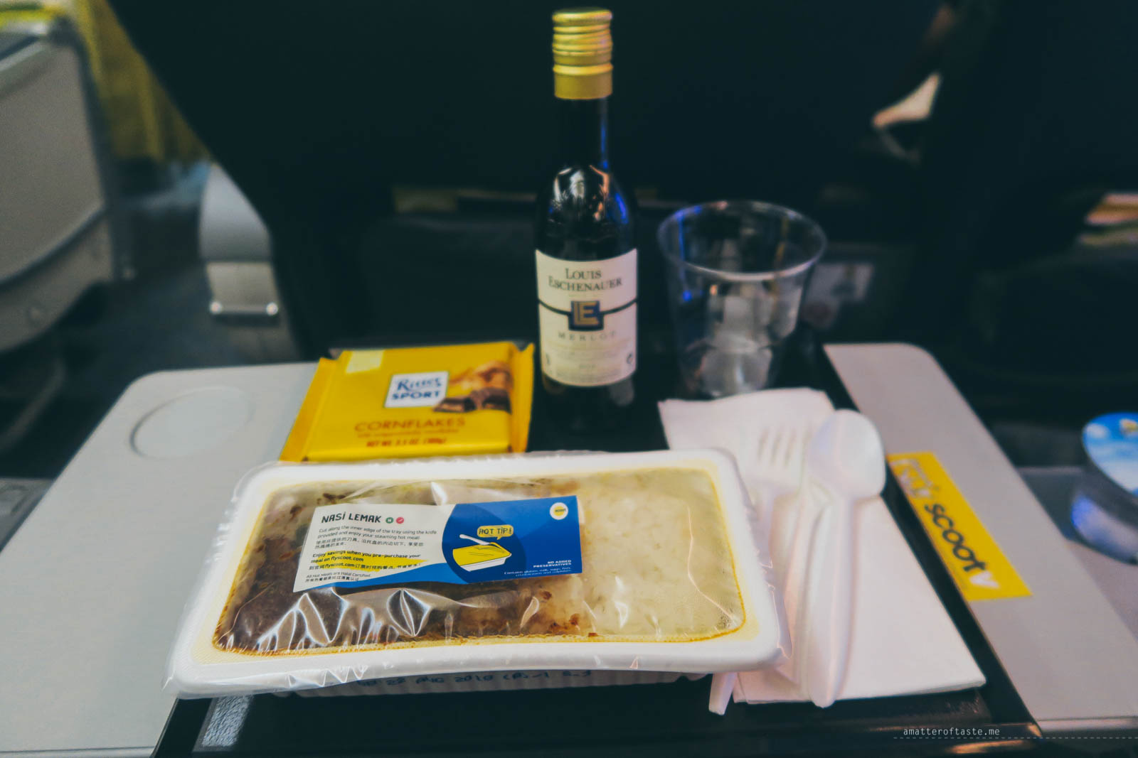 Bid for upgrade 361 business class flight to Singapore with Scoot