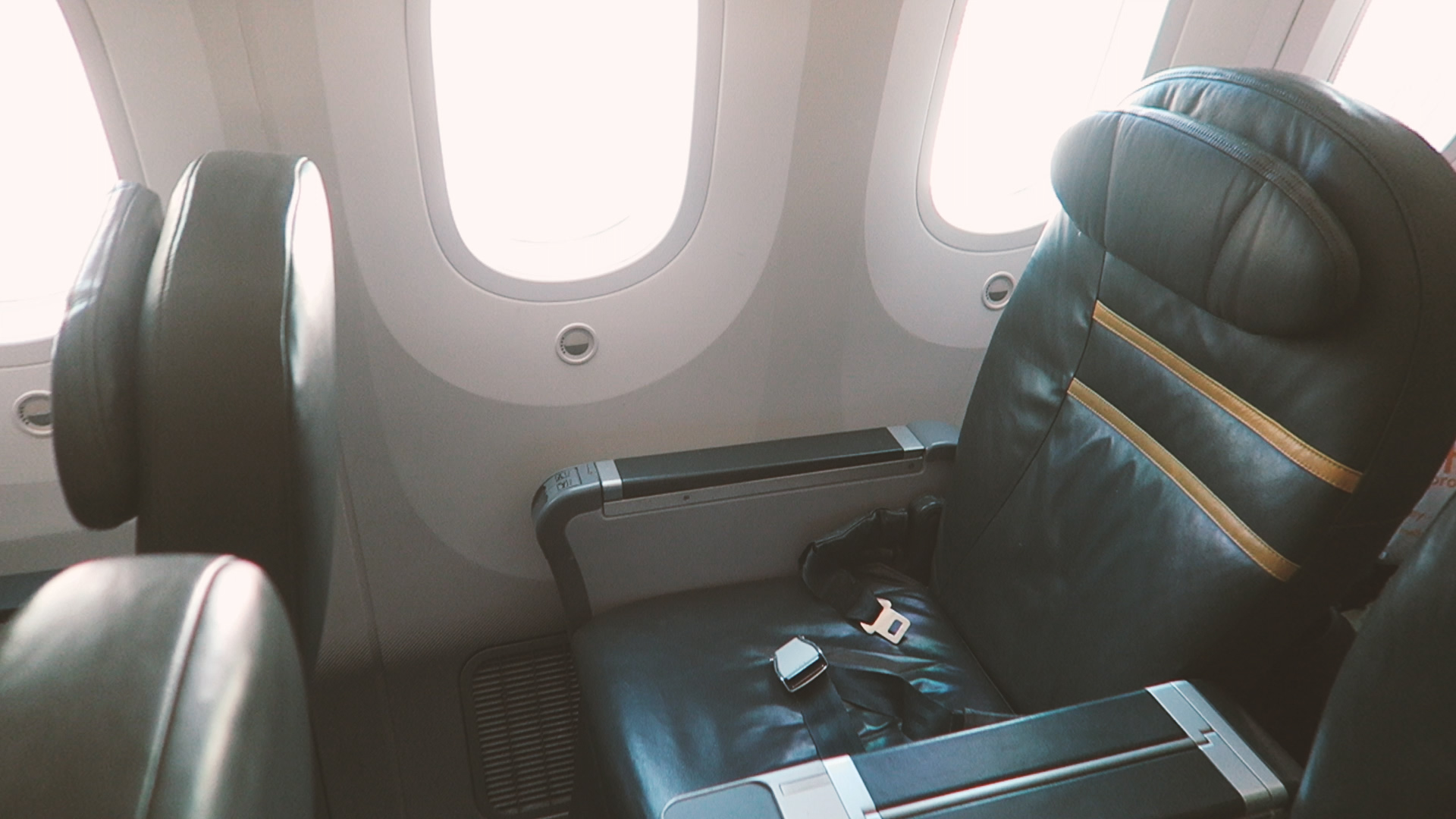 Bid for upgrade - $361 business class flight to Singapore with Scoot